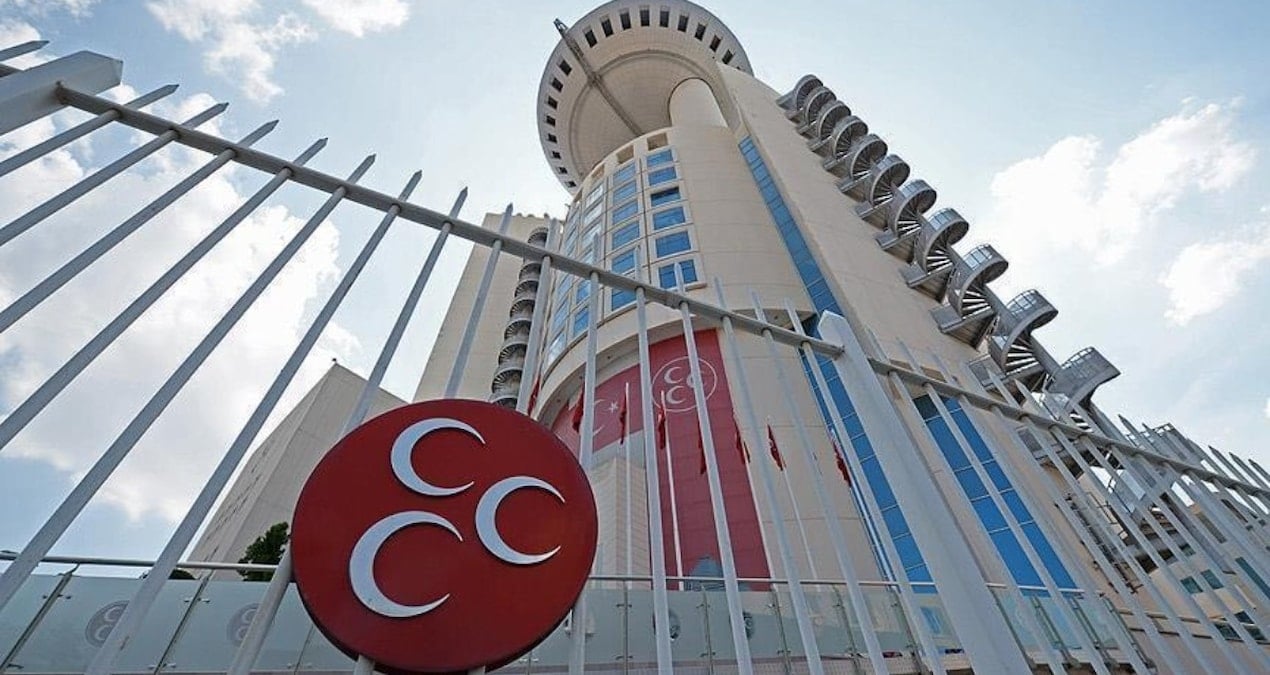 MHP duyurdu: O belediye başkanı listeden düşürüldü