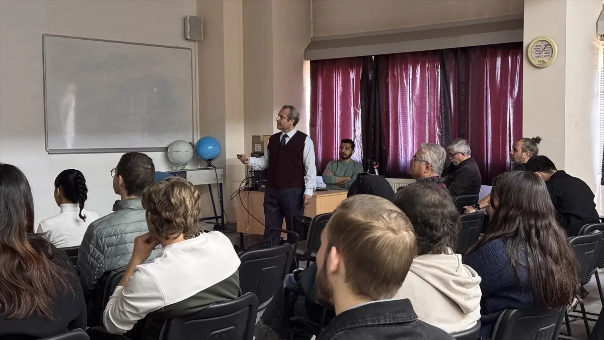 erciyes universitesinde kozmik turler semineri 1aYEJlkc.jpg