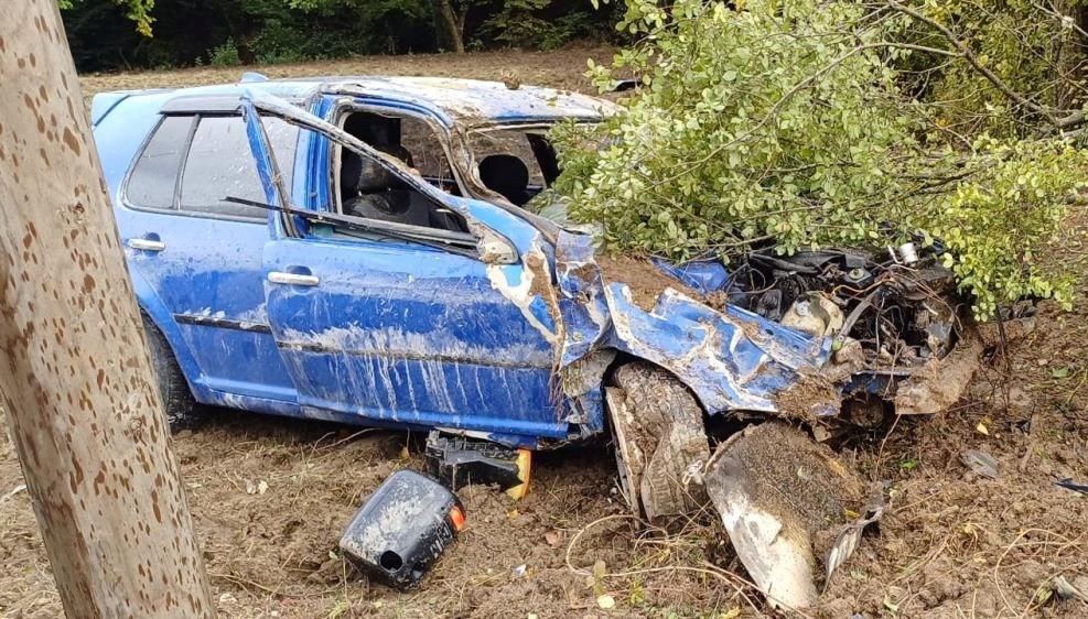 kontrolden cikan otomobil tarlaya uctu lj4yehtg.jpg