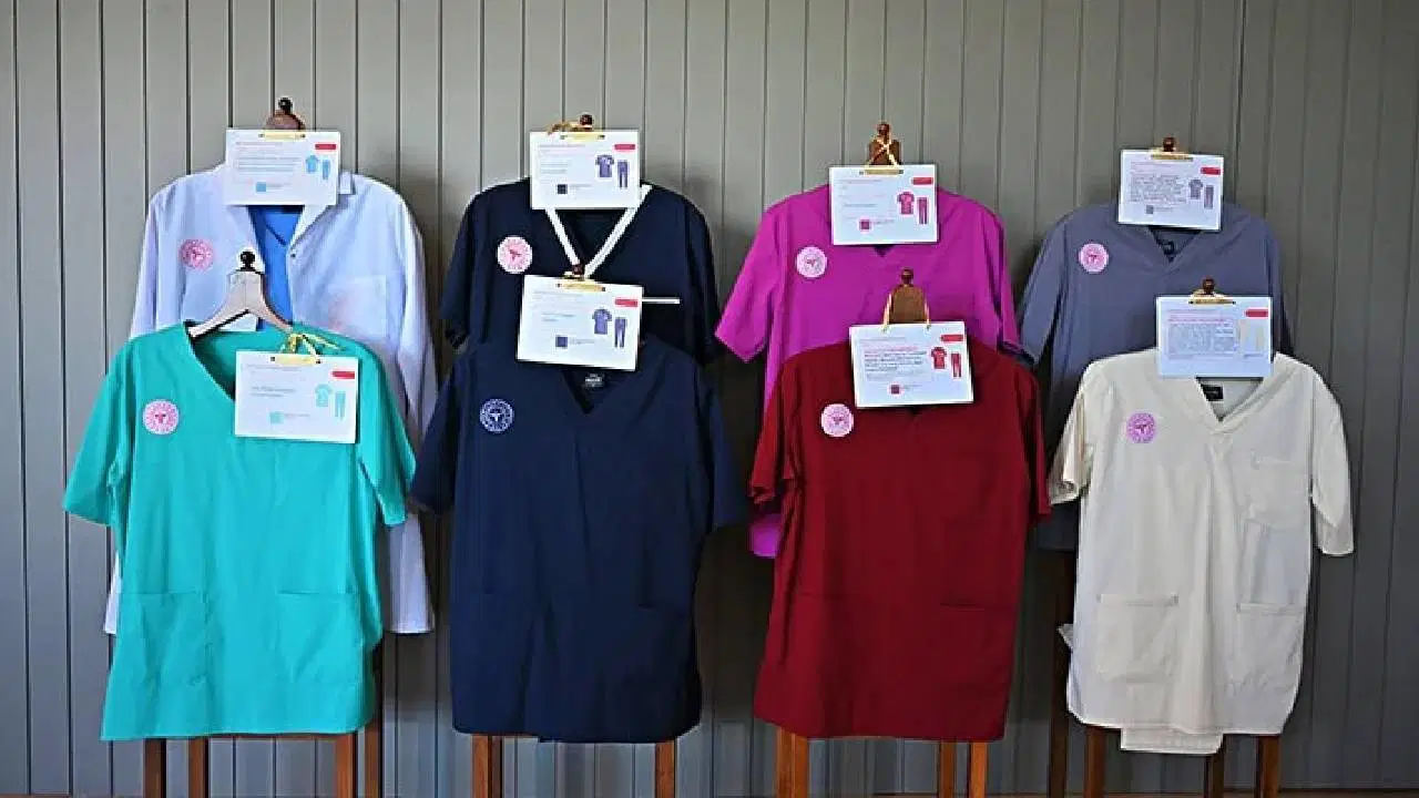 Bakanlık sağlık personeli için renk kodları ve üniforma zorunluluğu getiriyor: Binlerce işletme tehlikede