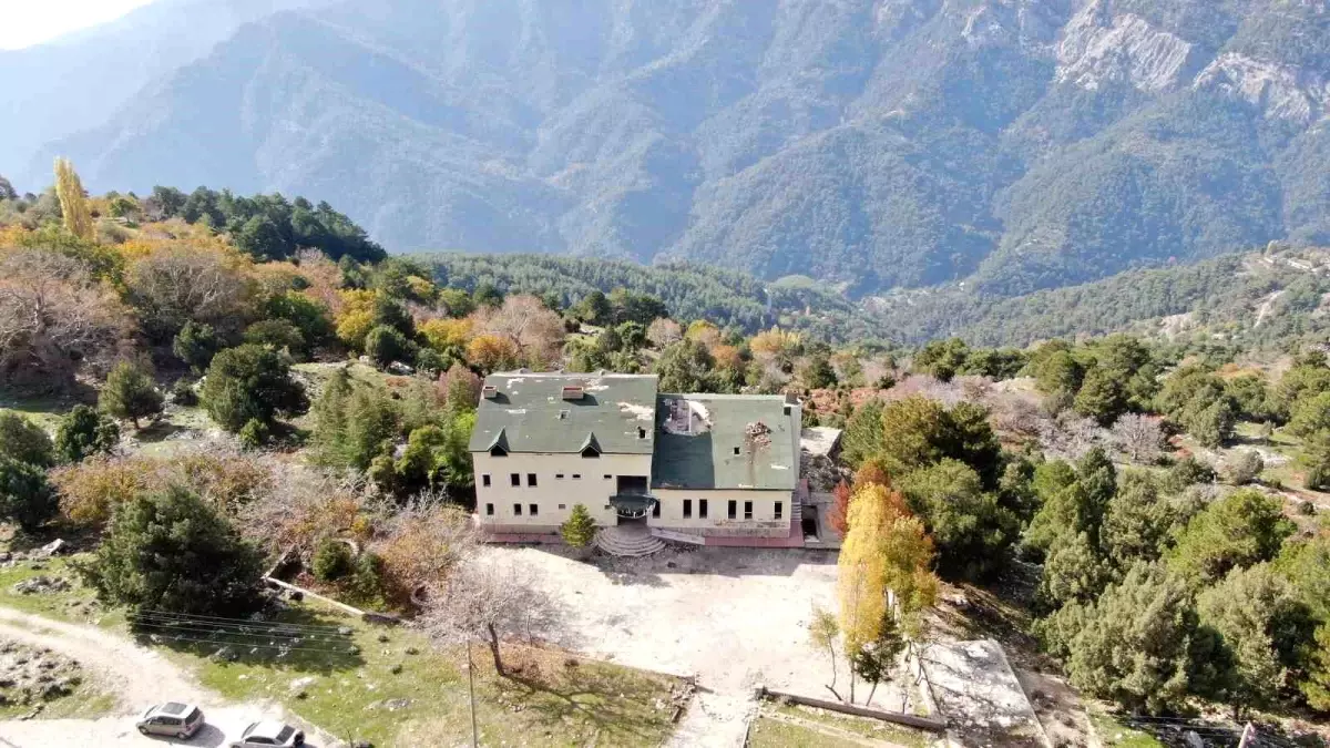 Paşa Yaylası Oteli Terkedildi