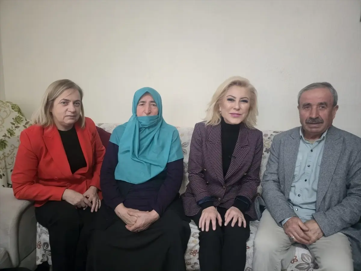 AK Parti İzmir Milletvekili Bursalı’dan şehit ailesine ziyaret