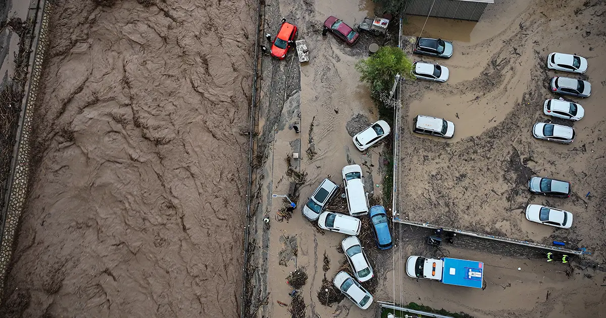Sağanak hayatı durdurdu! Mersin’de dereler taştı, 20 araç sular altında kaldı