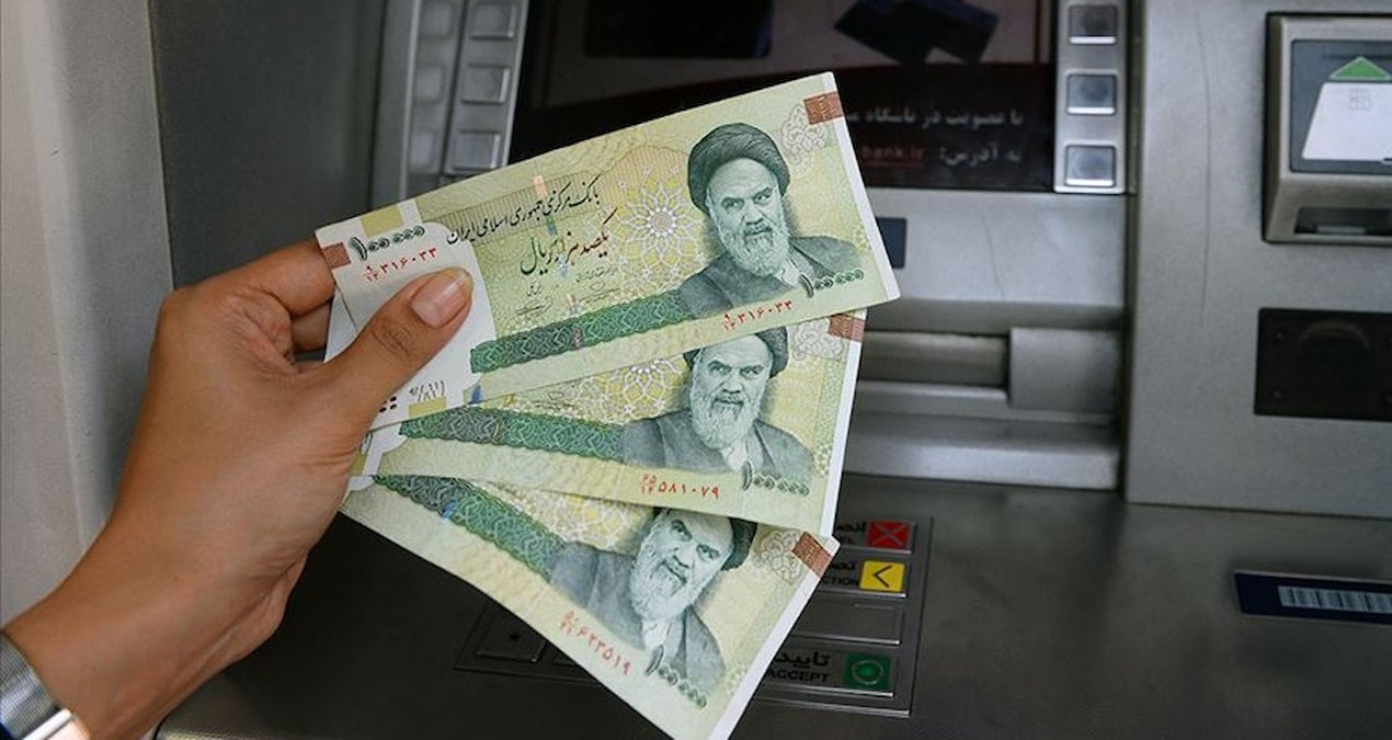 İran, Hürmüz Boğazı’ndan İlk Gelirini Elde Etti