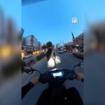 Motosiklet Kazası: Yaya Yola Savruldu, Anlar Kamerada